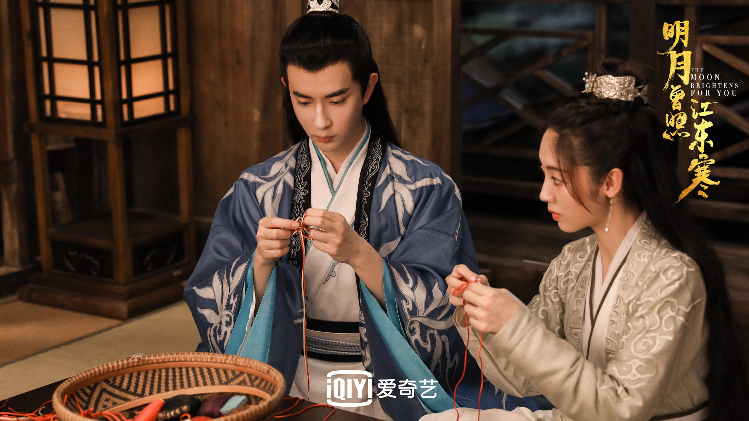 主力球员高强度对抗中保持技术动作稳定展现专业素养,防守球员主动对抗进攻球员