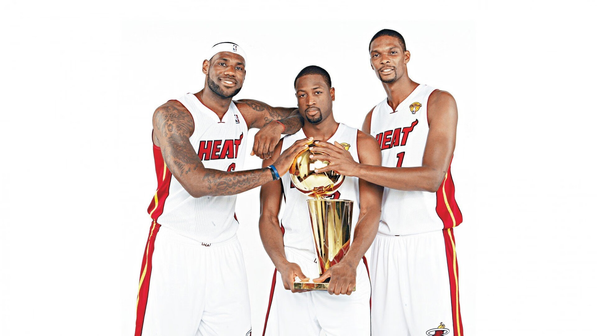 世界杯：国际足联试行“解说双语同屏字幕” 照顾多语种观众需求